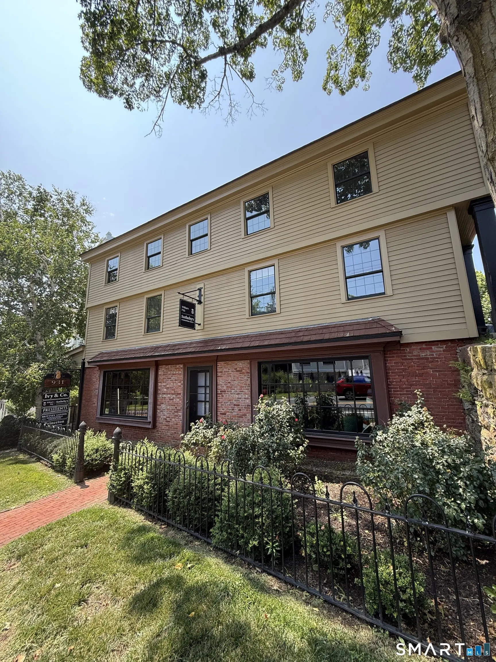 931 Main Street, Glastonbury