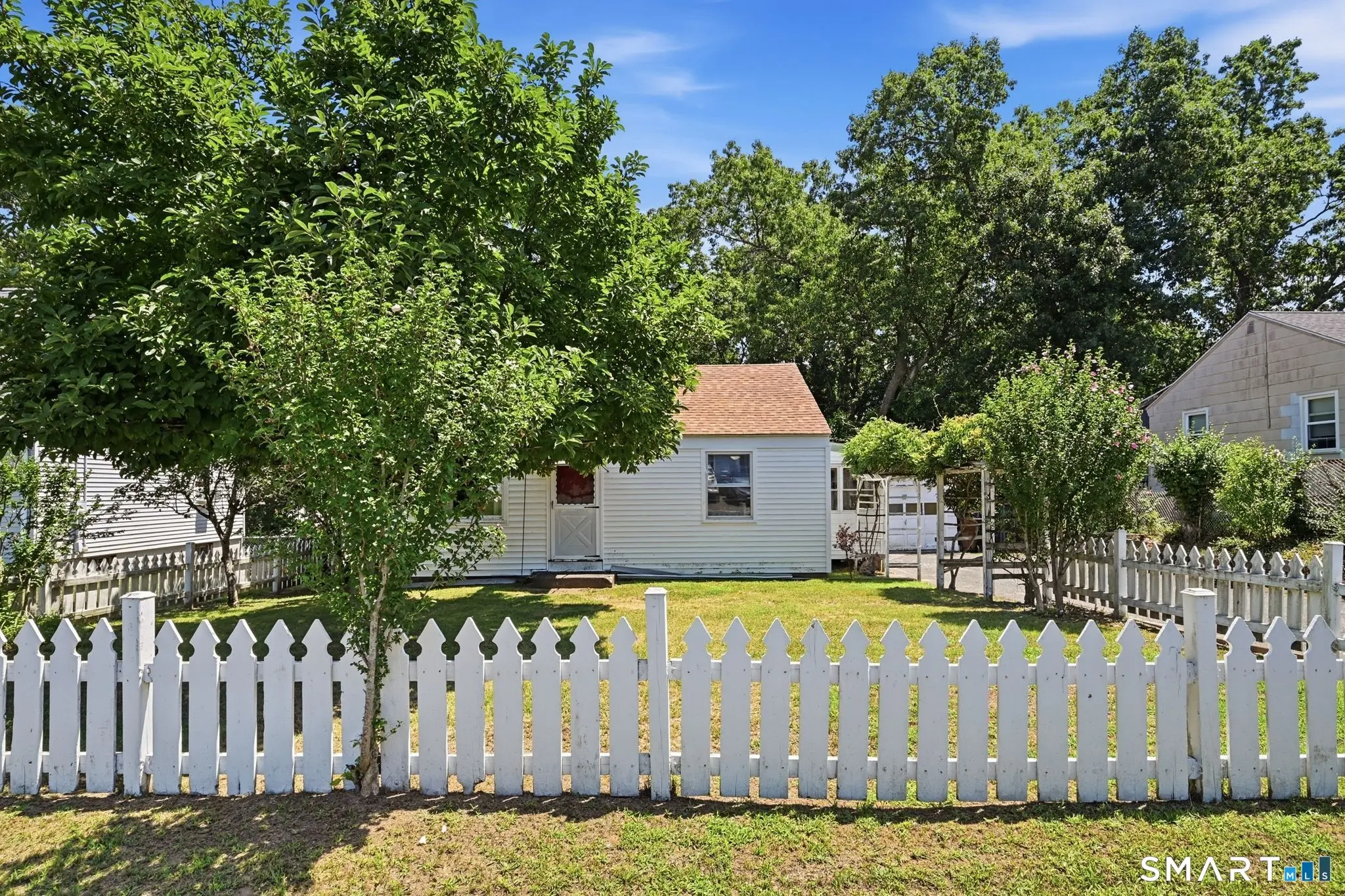 14 Pine Hill Road, Enfield
