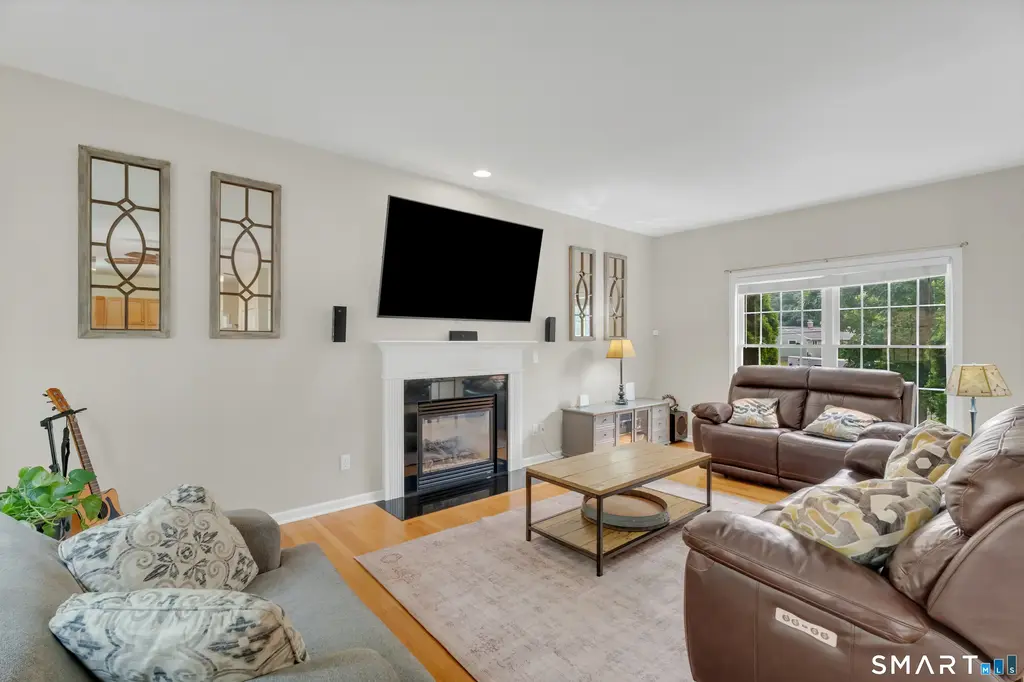 261 Twin Lakes Road, North Branford