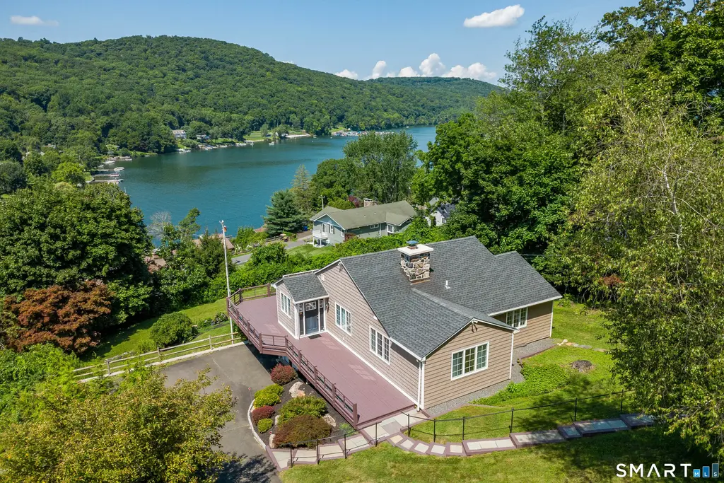 36 Sunset Trail, New Fairfield