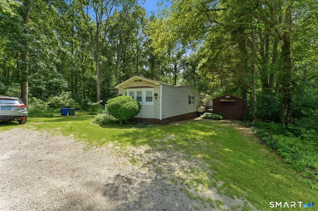 16 Wheeler Brook Park, Stonington