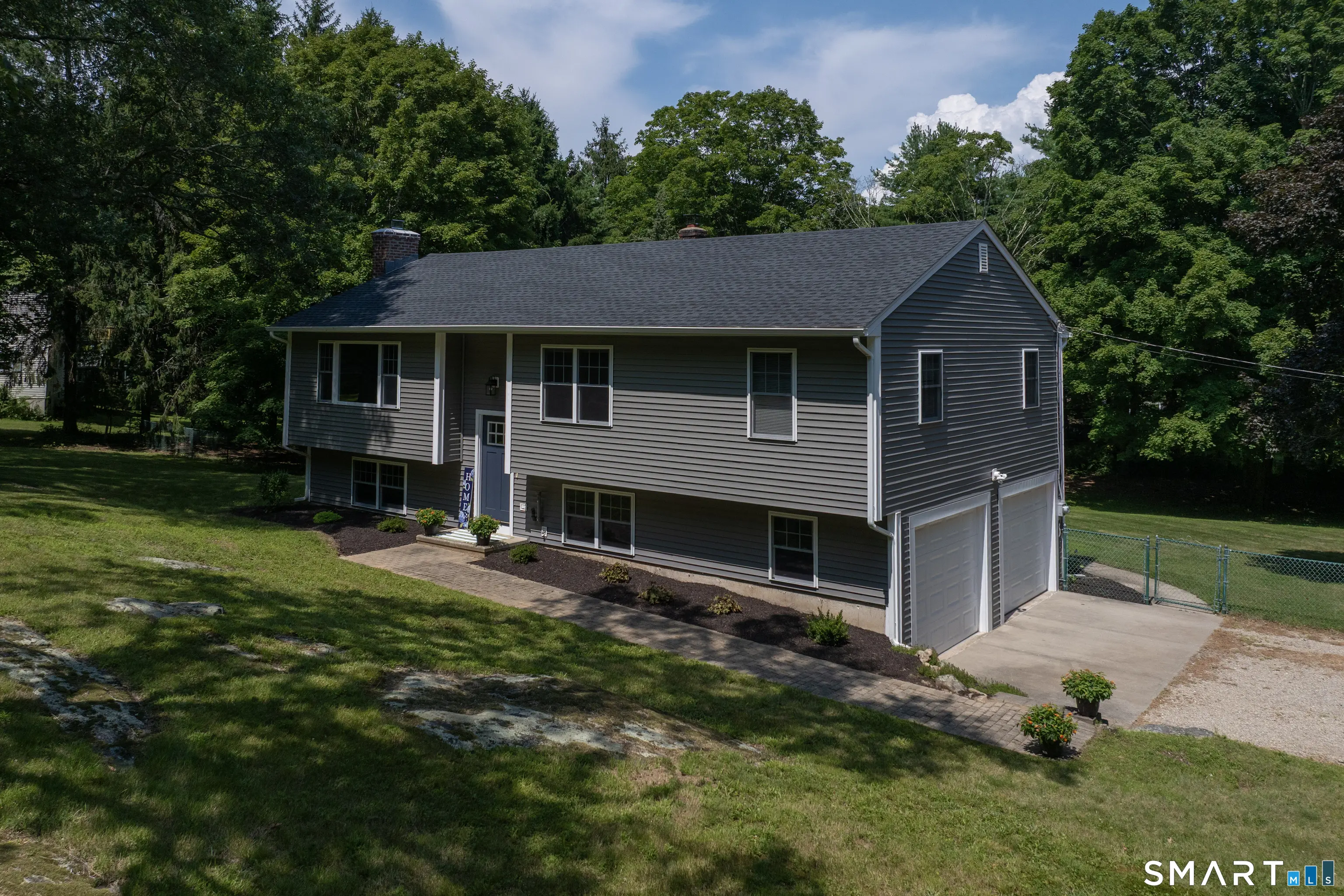 831 Nut Plains Road, Guilford