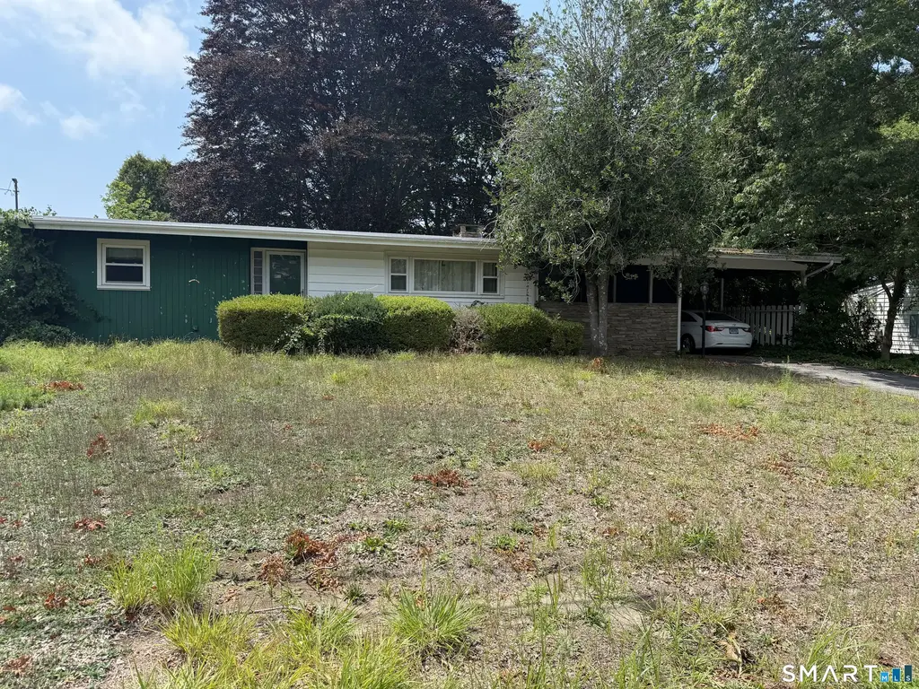 17 Russ Sim Heights, Groton