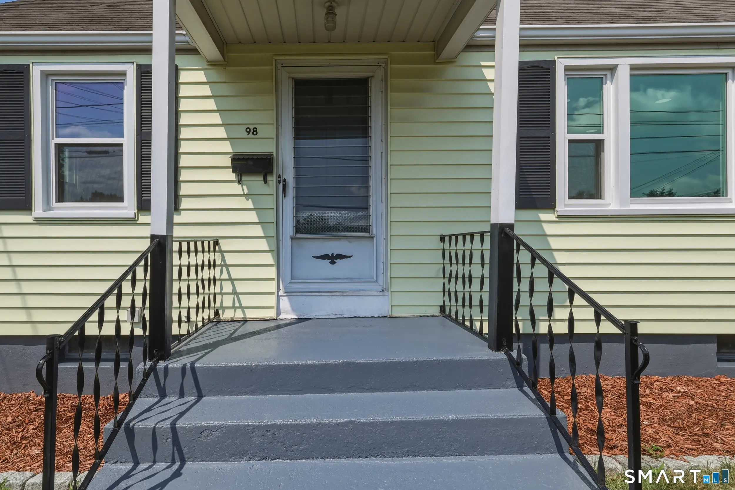 98 Mountain Street, Hartford
