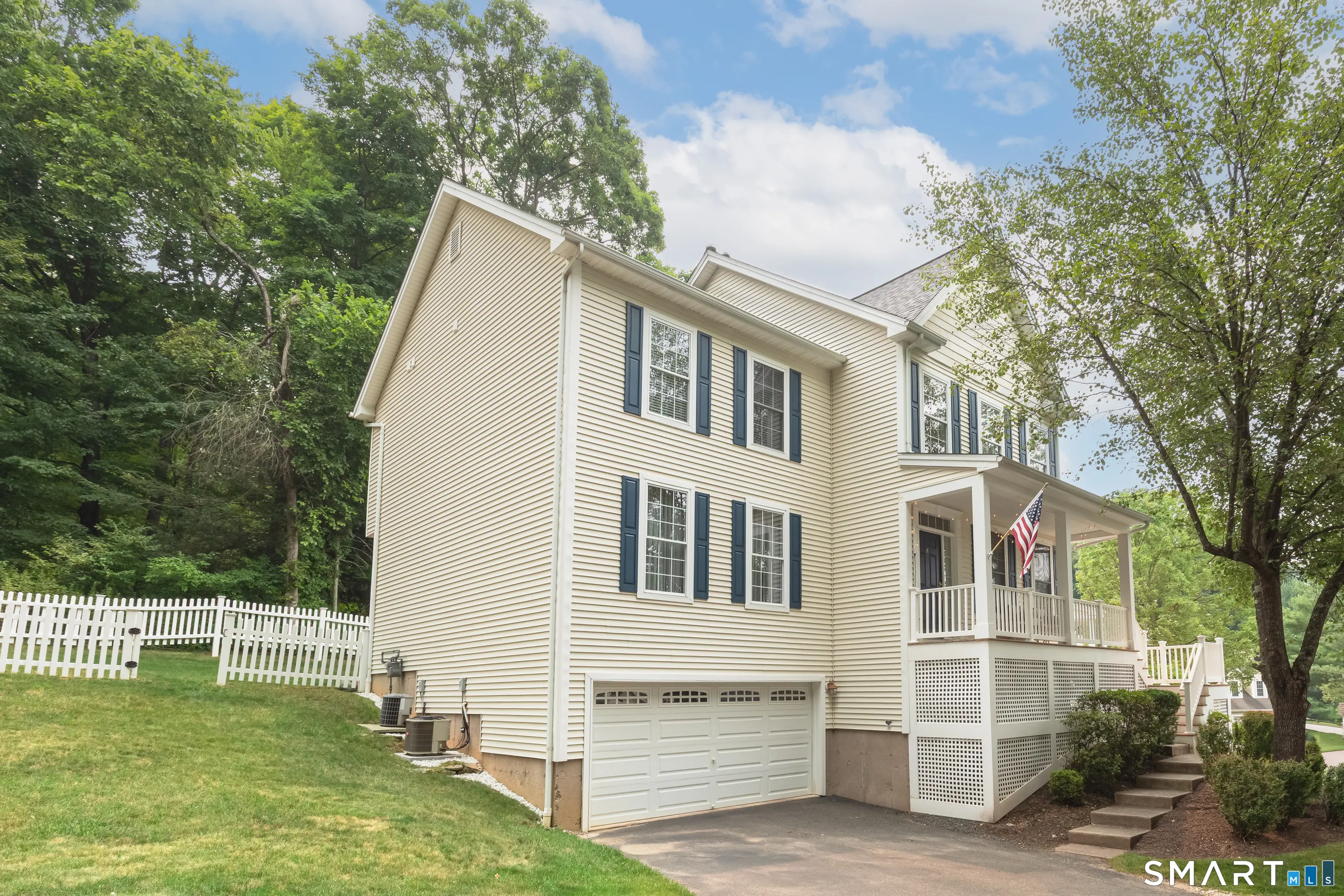 8 Minuteman Circle 8, Southbury