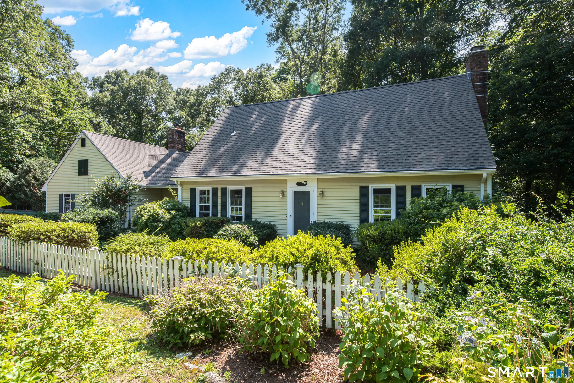 85 Dean Road, East Lyme