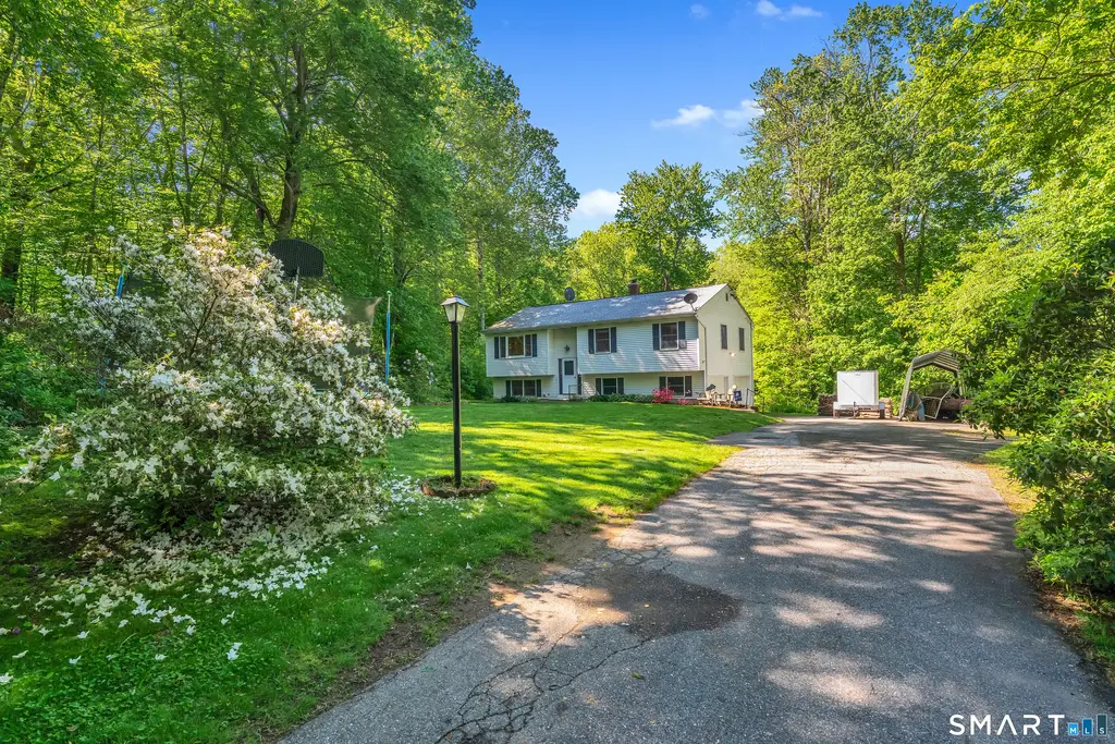 797 Middletown Road, Colchester