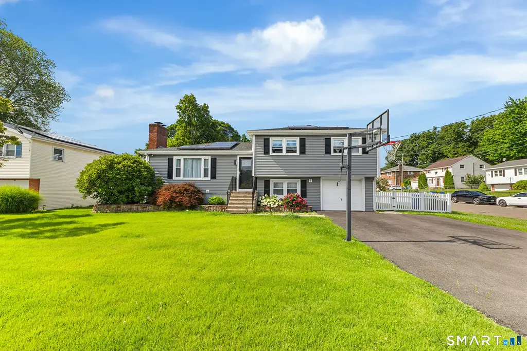 35 Wedgewood Drive, Waterbury