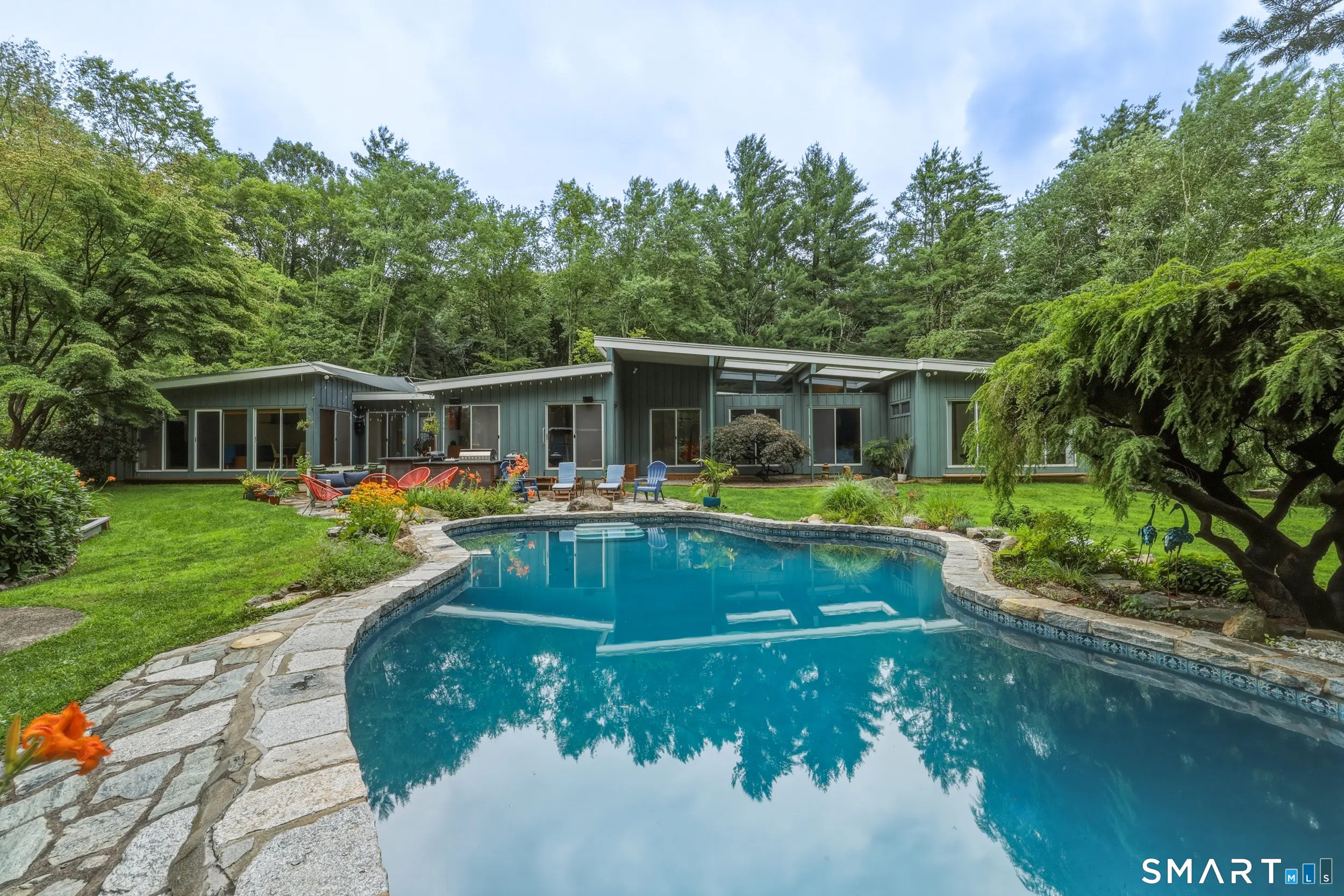 20 Crestview (incl. 24 Crestview Dr.) Drive, Woodbridge