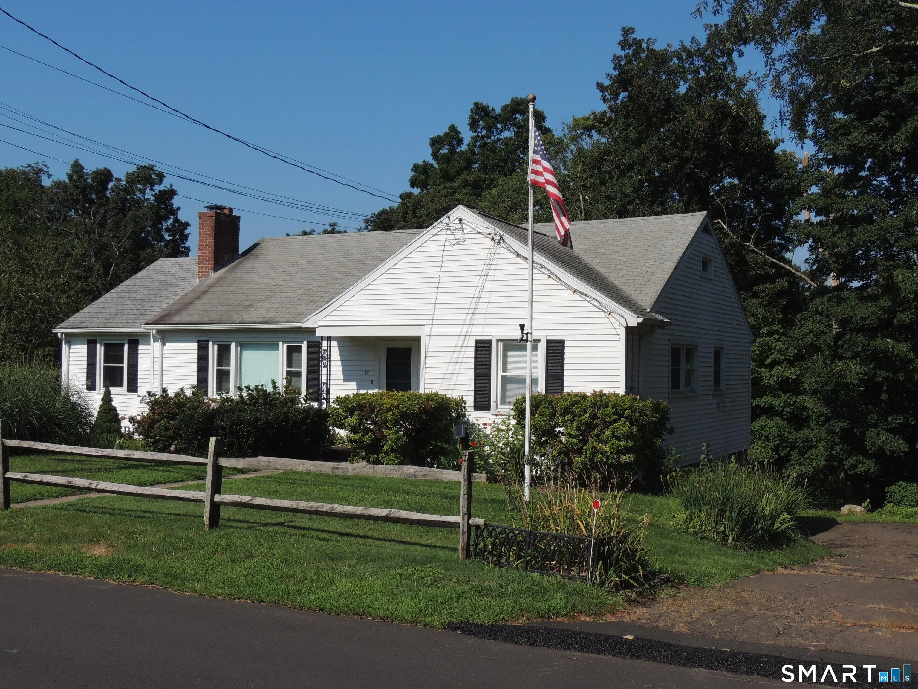 87 Hotchkiss Grove Road, Branford