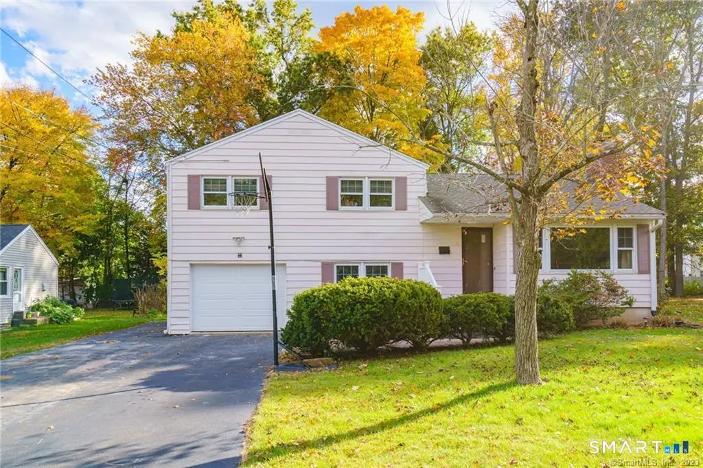 33 Sky View Drive, West Hartford