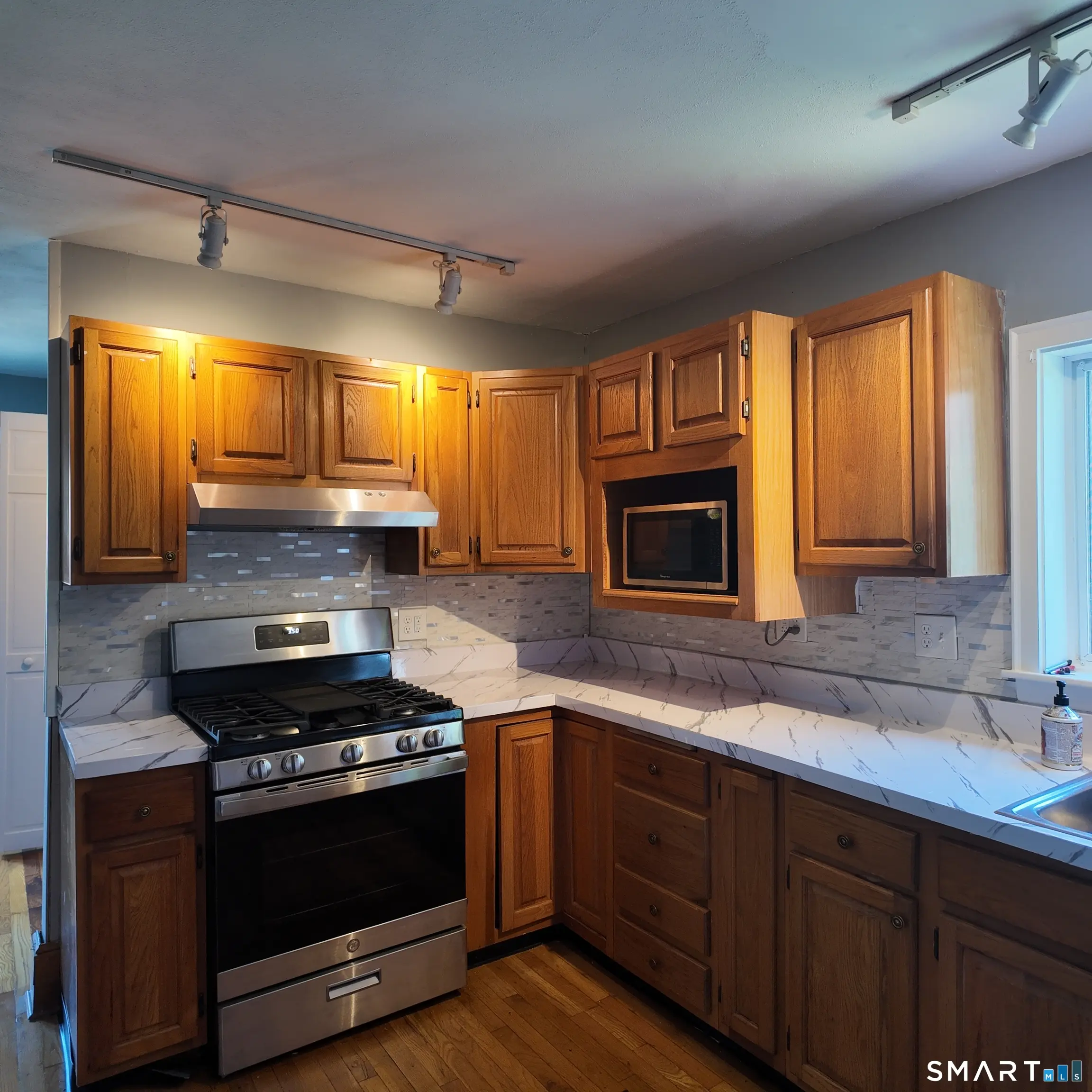 553 Townsend Avenue 3rd Floor, New Haven