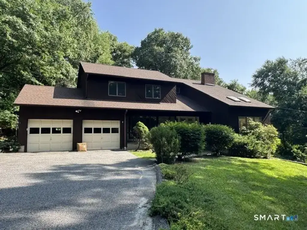 63 North Mountain Road, Brookfield