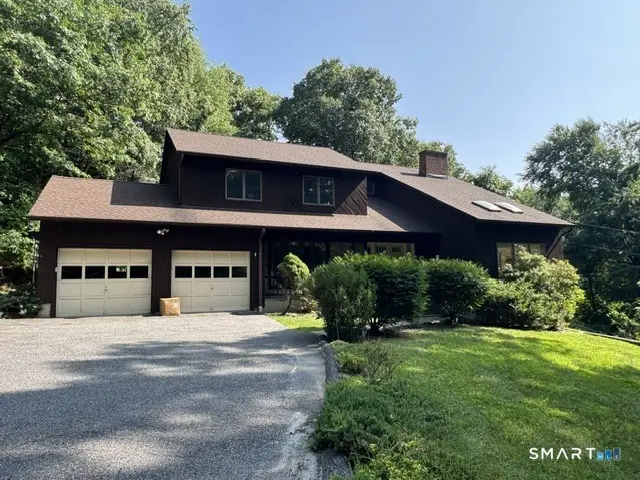 63 North Mountain Road, Brookfield