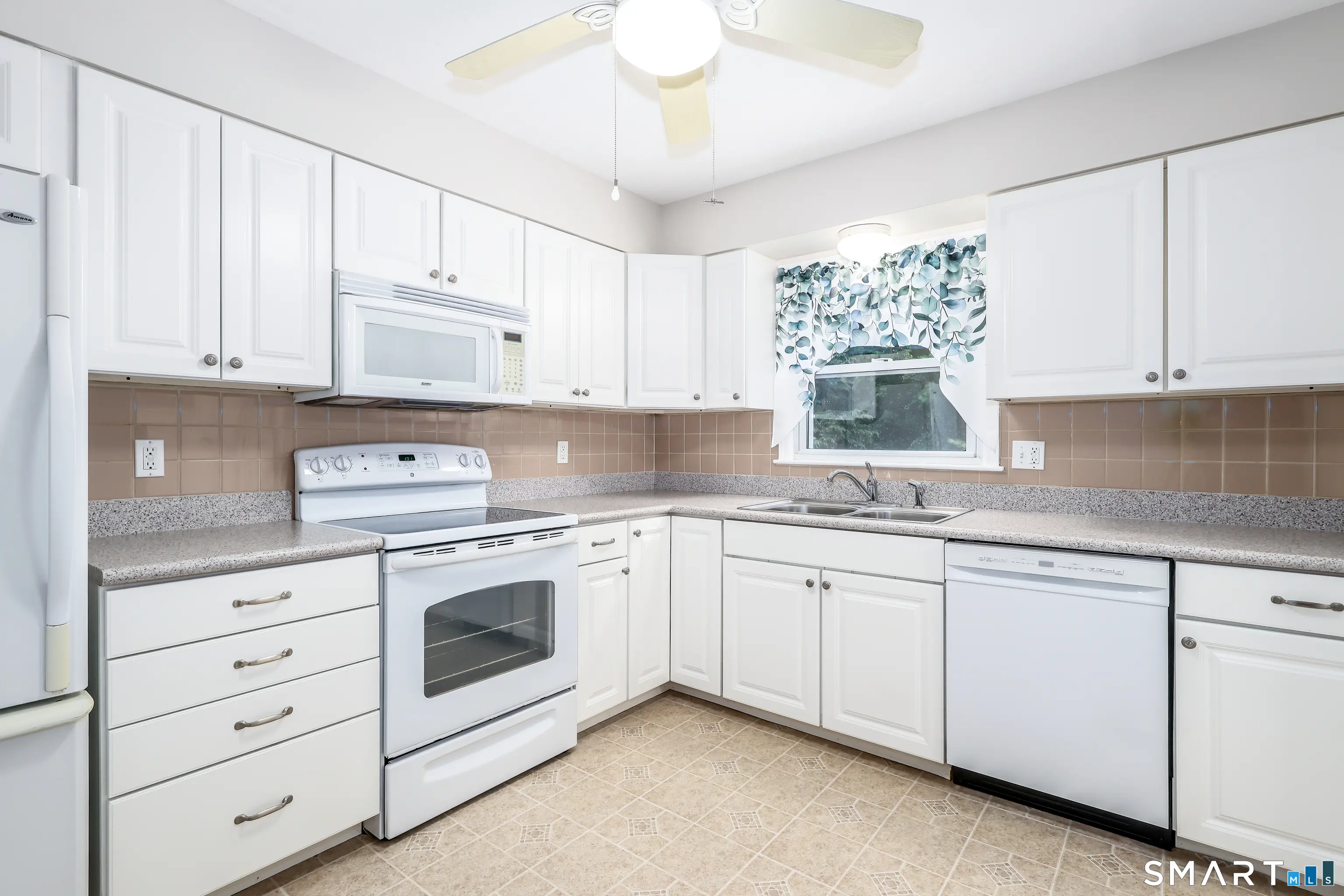 4 Beaver Bog Road, New Fairfield
