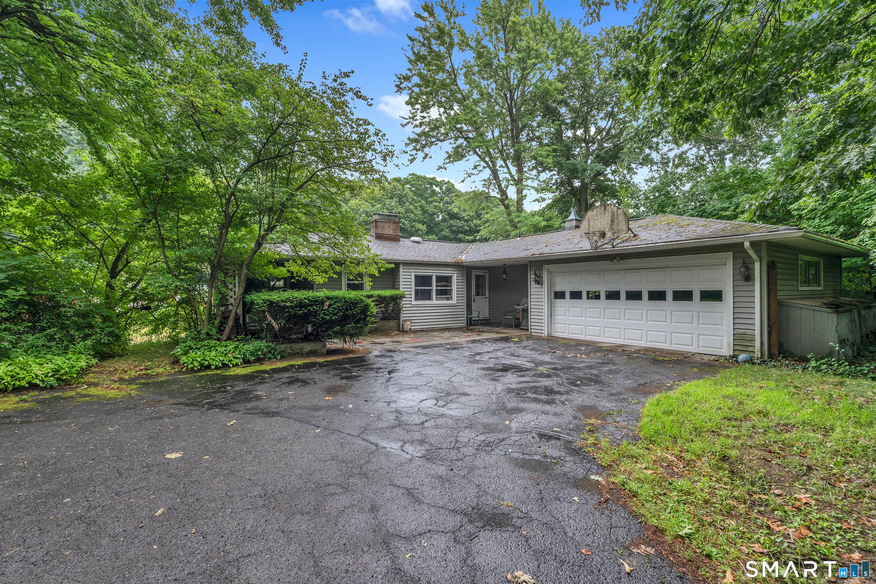 53 Bird Road, Naugatuck