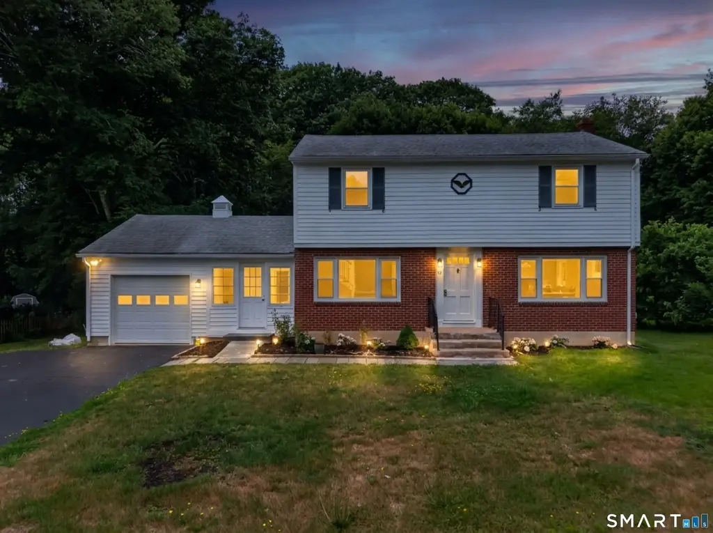 59 Noank Ledyard Road, Groton