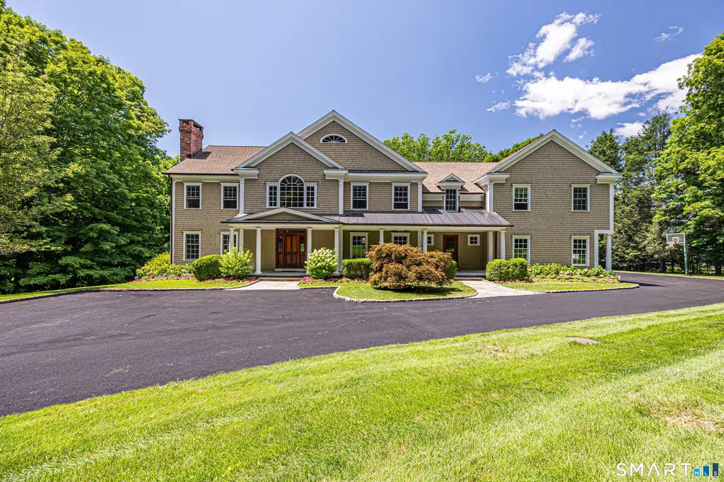 14 Powder Horn Hill Road, Wilton