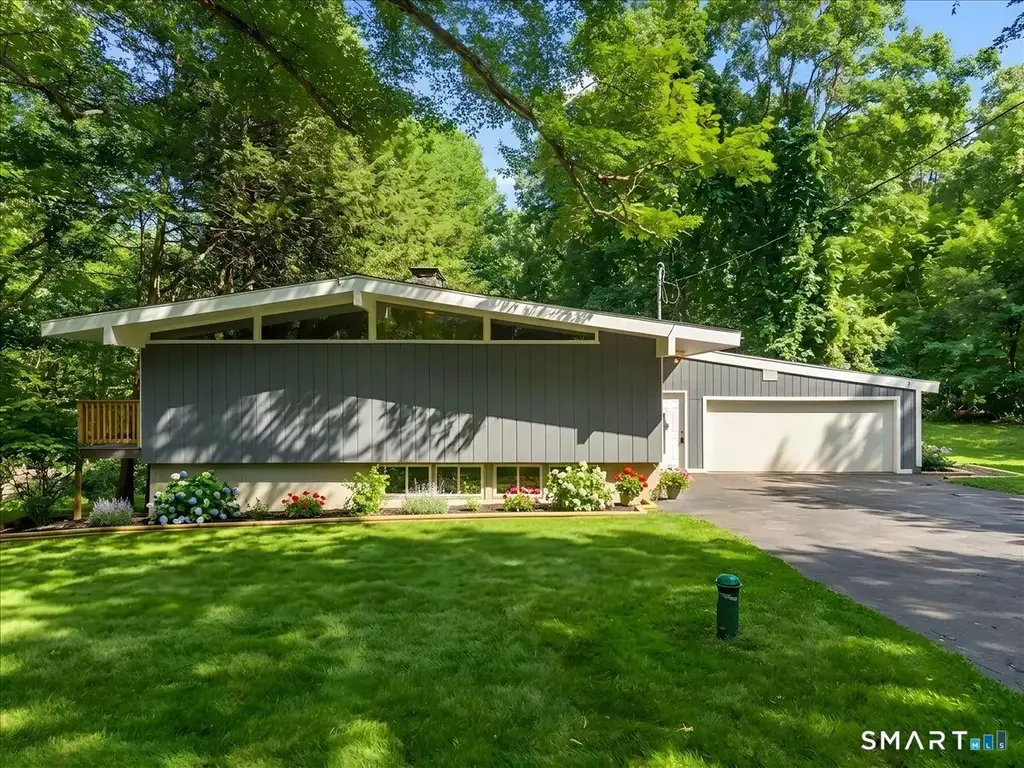 46 Pigeon Swamp Road, Lebanon