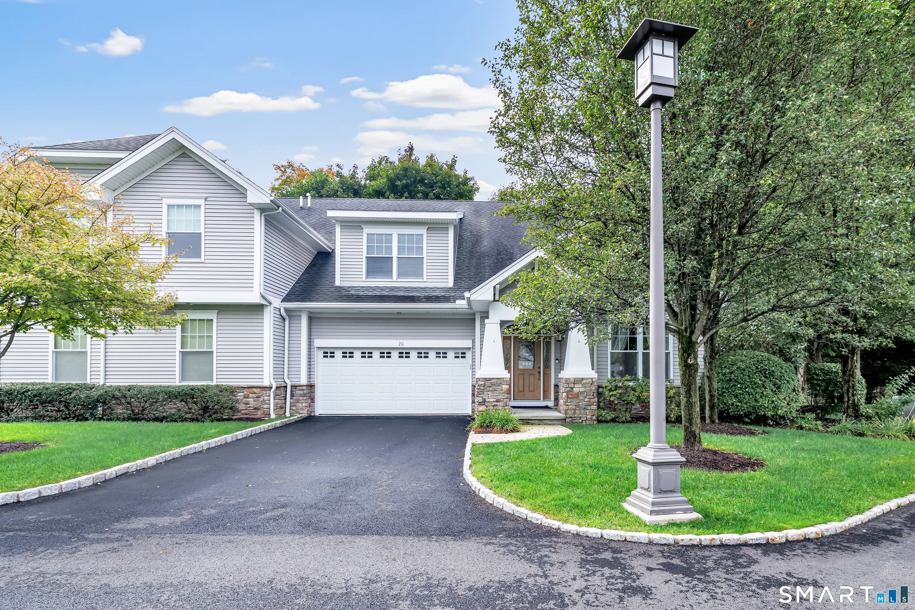 20 Penny Lane 20, Bethel