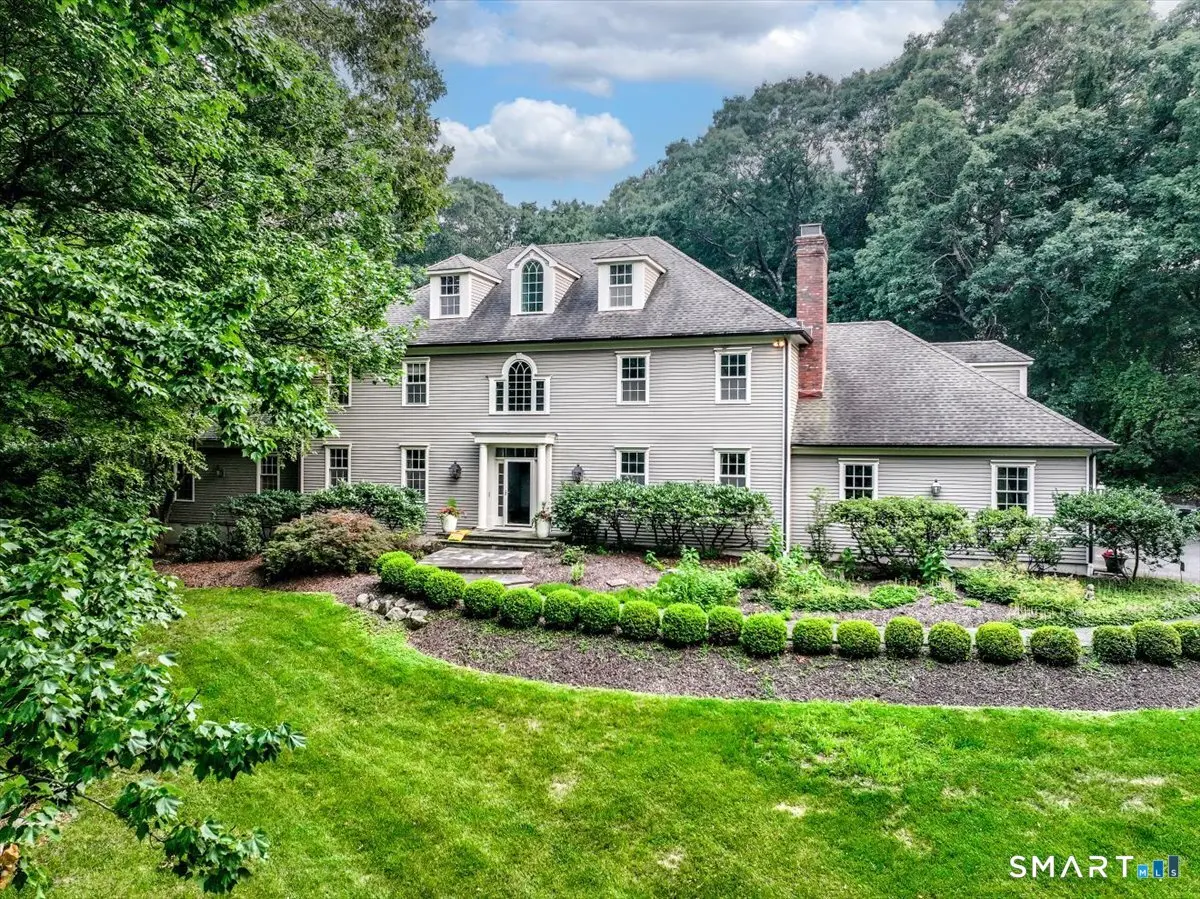 2 Raven Crest Drive, Bethel