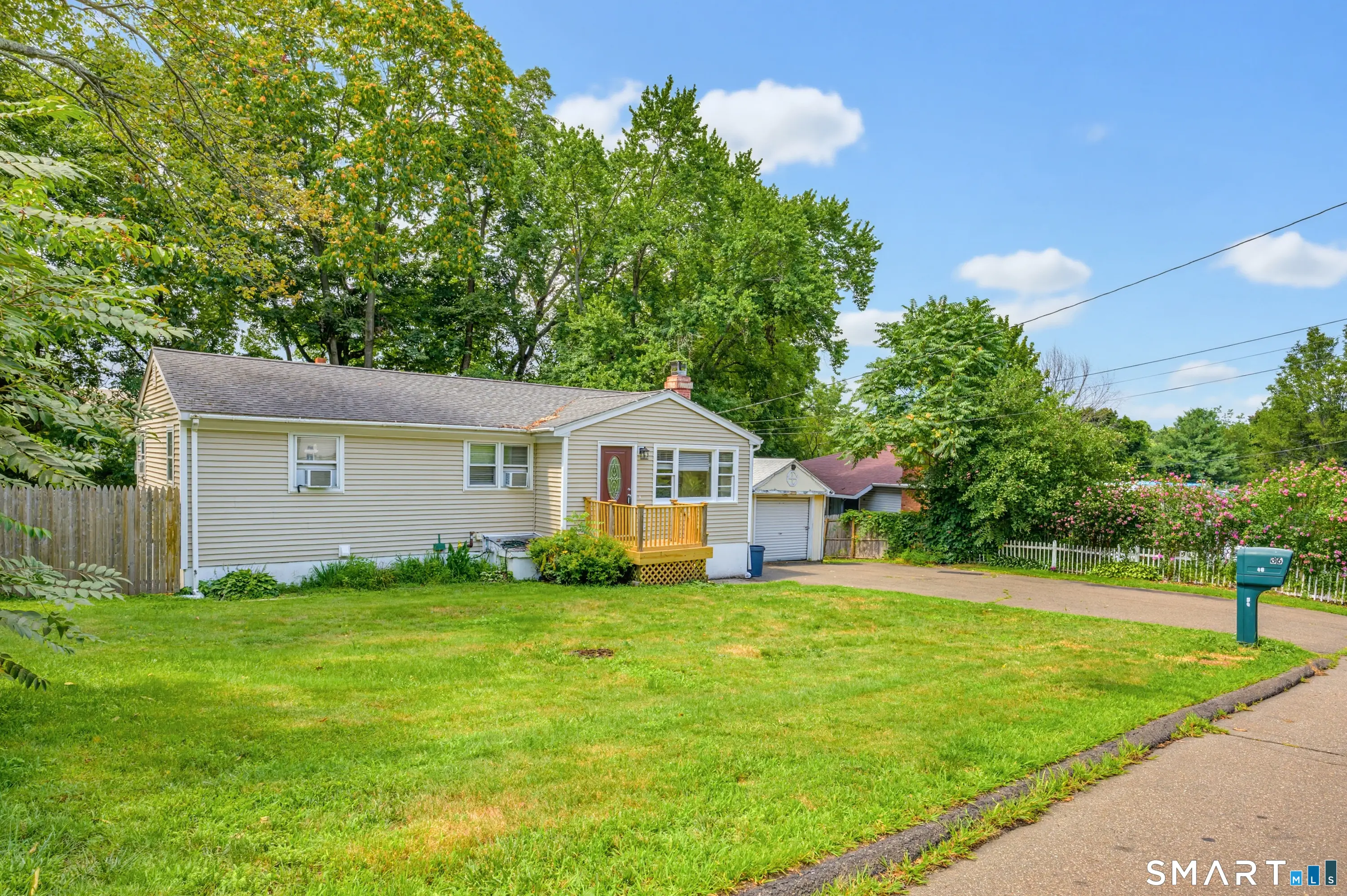 86 Crest Avenue, East Haven