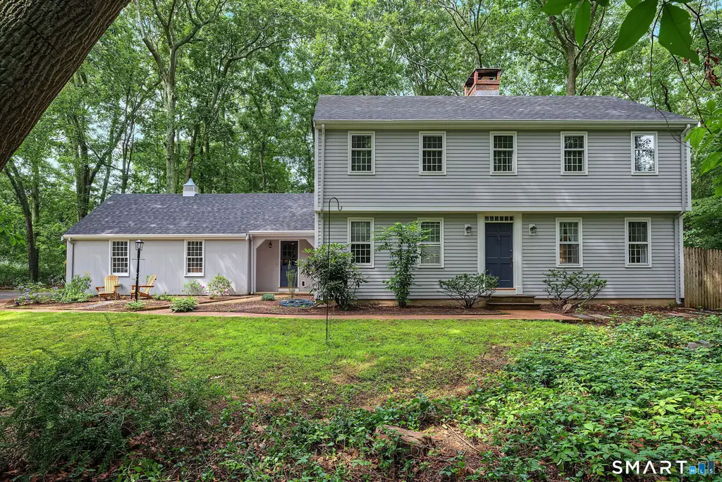 25 Knob Hill Road, Madison