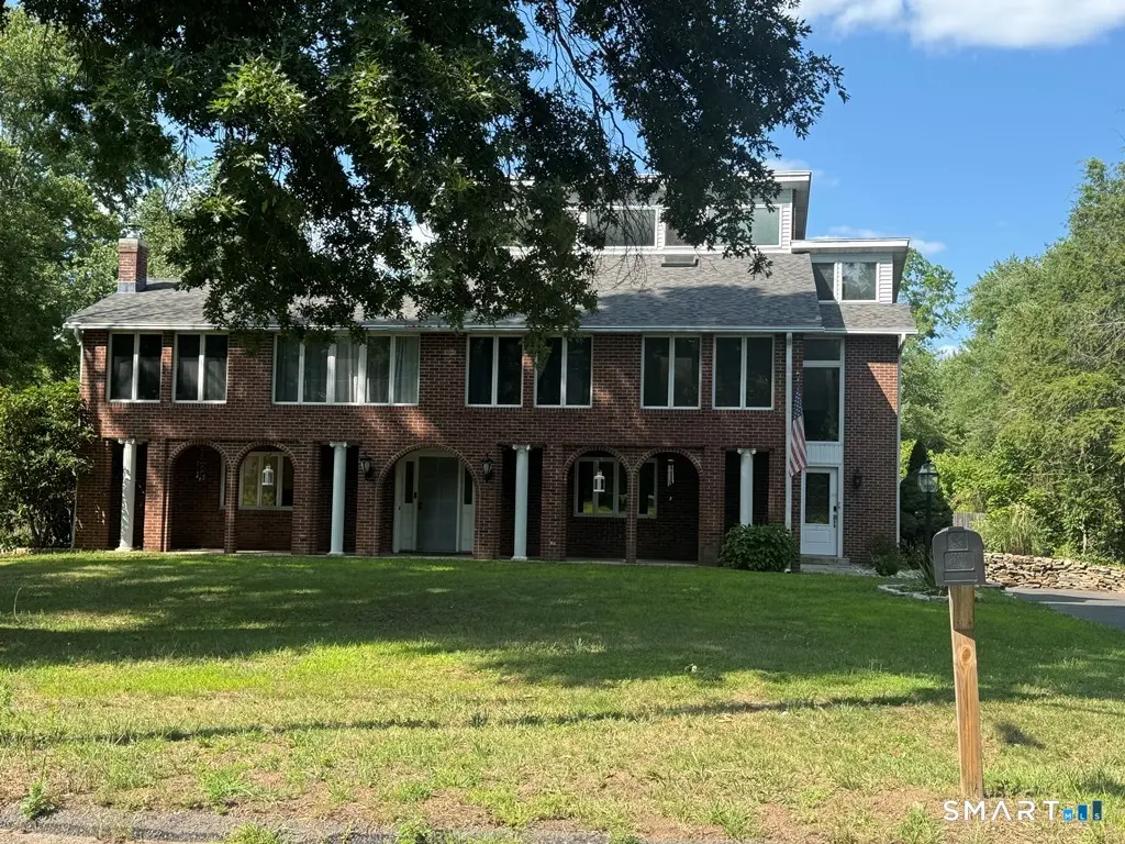 1010 Strong Road, South Windsor