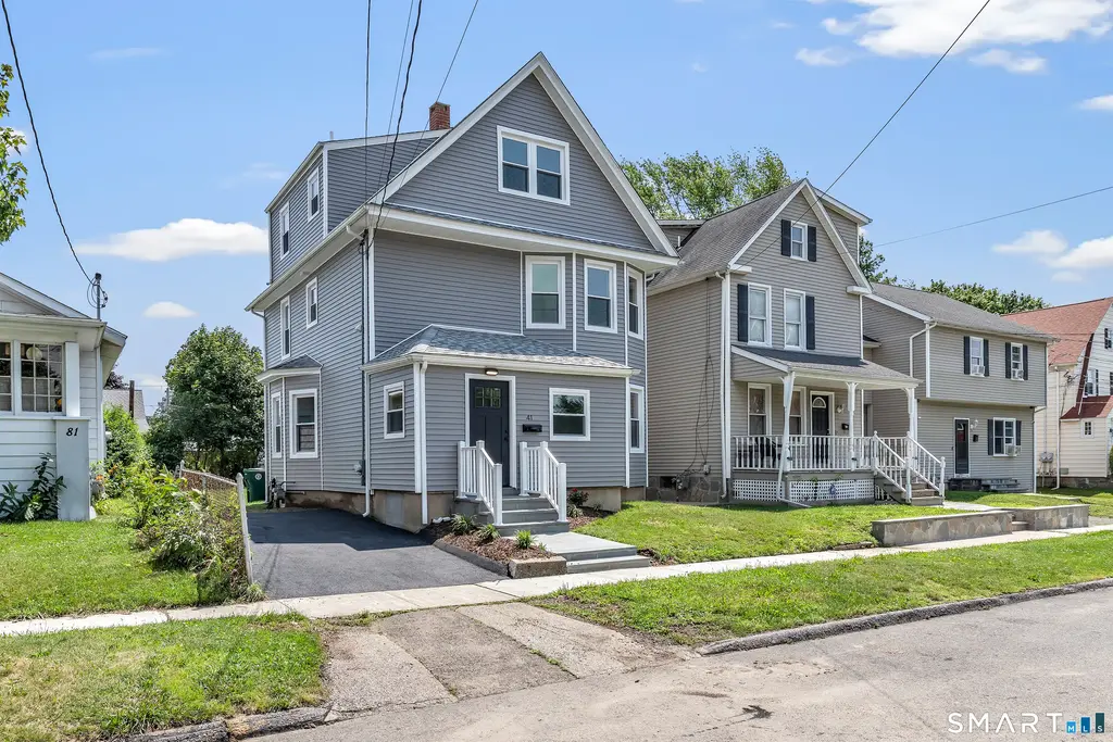 41 Burritt Avenue, Stratford