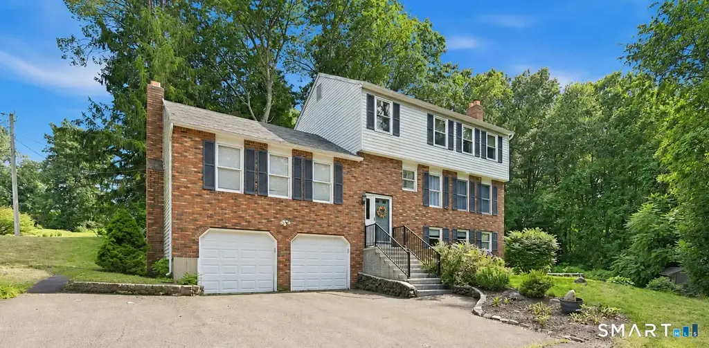 15 Deer Run Lane, North Haven