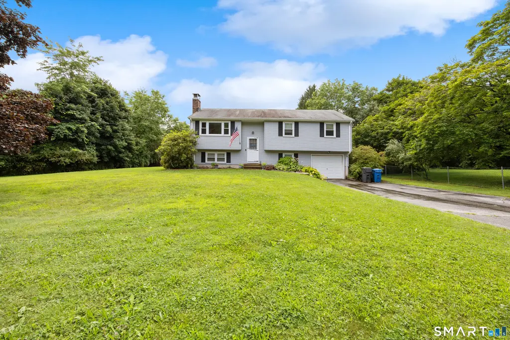 32 Hickory Road, Colchester