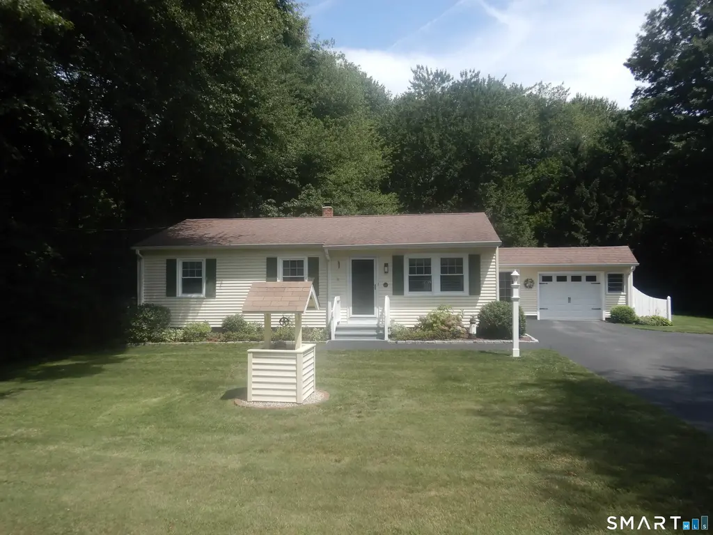 26 Beach Park Road, Clinton