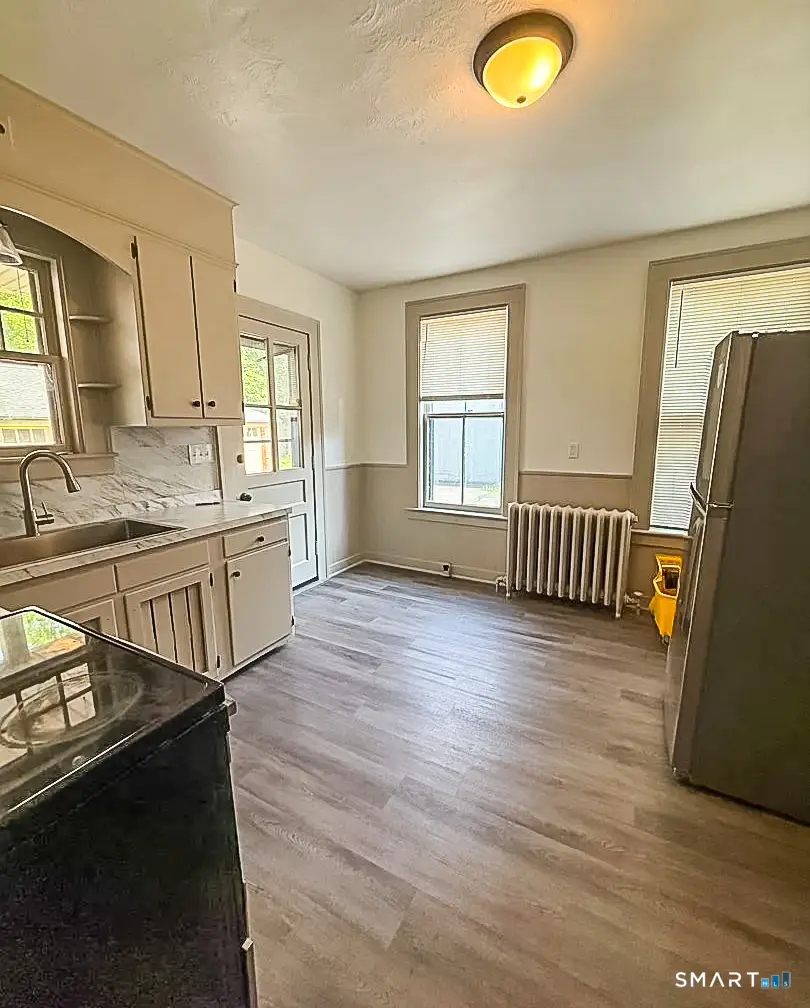 14 Pease Avenue 2, Middletown