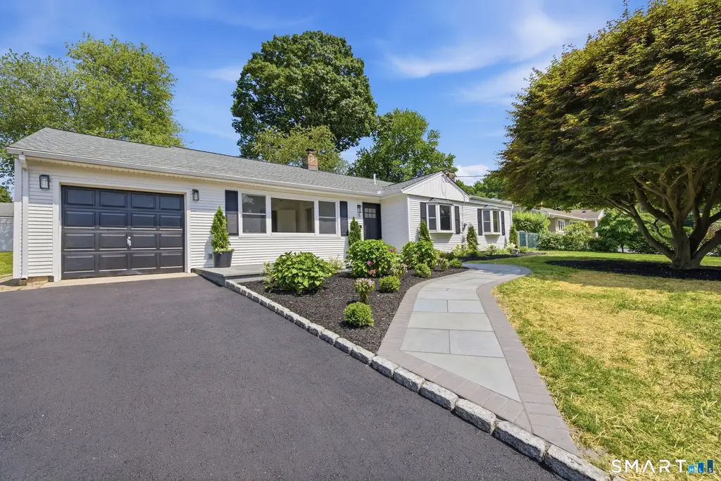 5 Tod Road, Norwalk