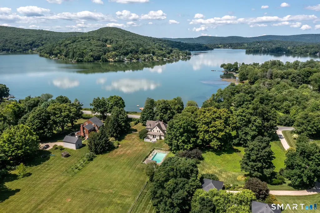 373 Lake Road, Warren