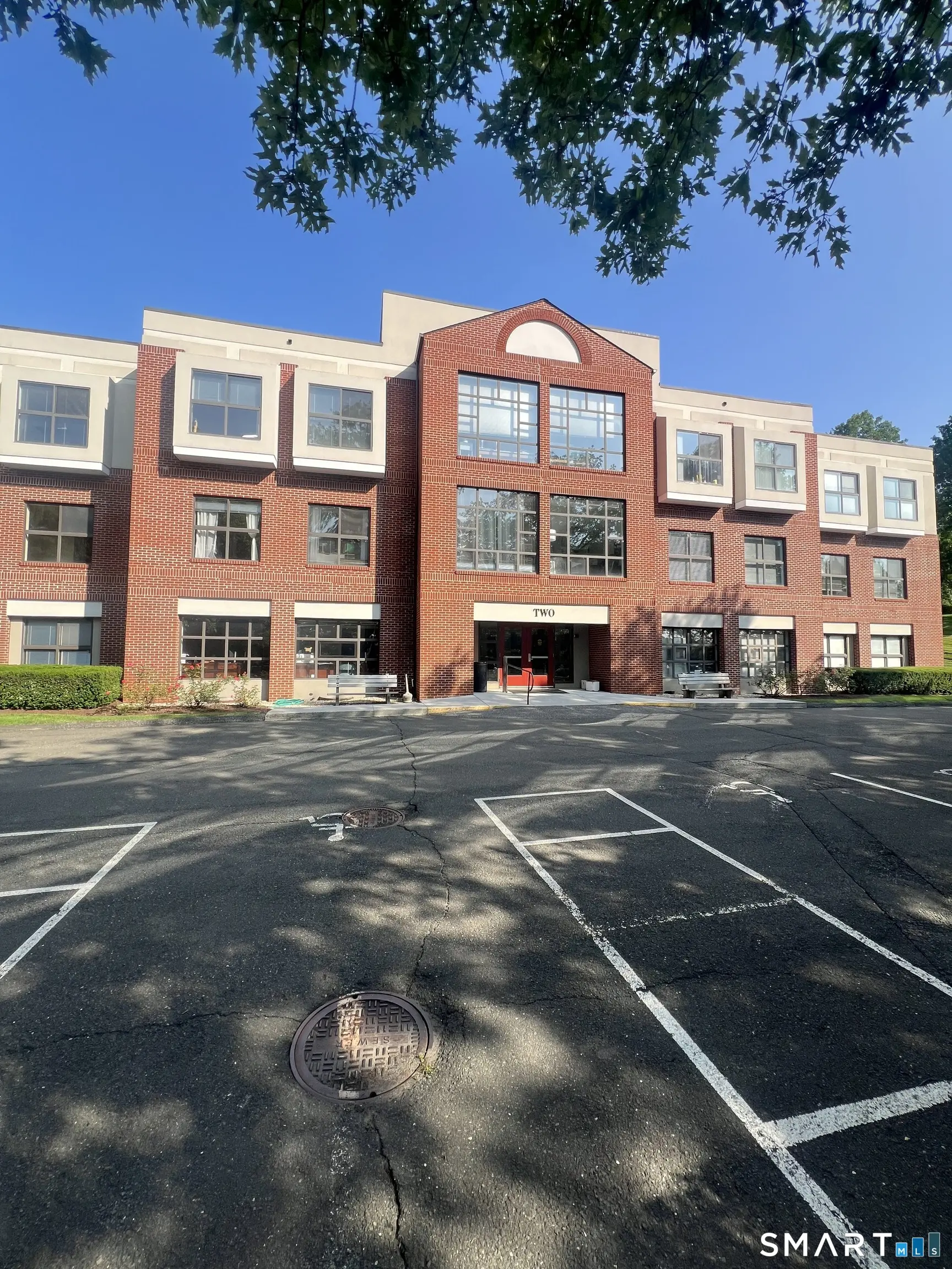 2 Pomperaug Office Park 204, Southbury
