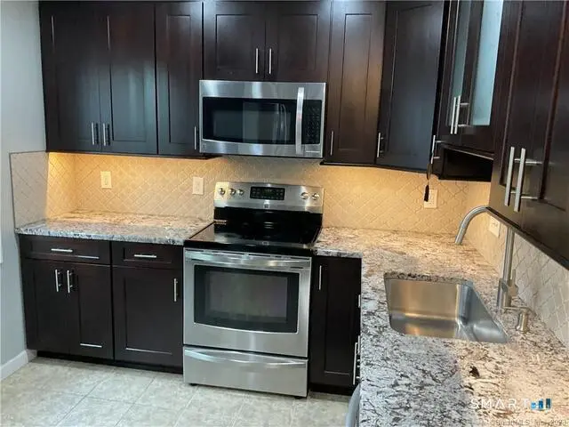 25 Padanaram Road 84, Danbury
