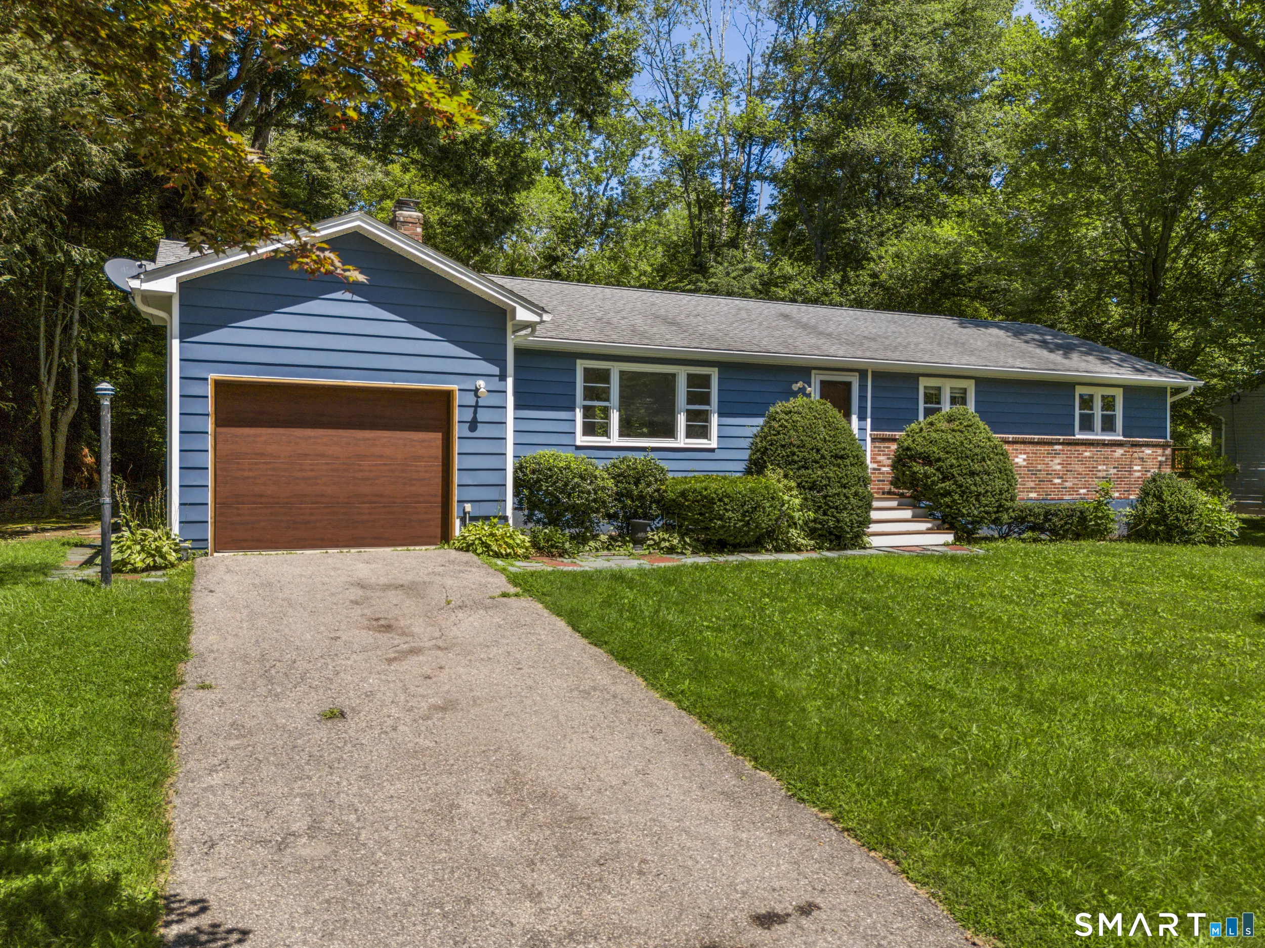 31 Ravenwood Road, North Stonington
