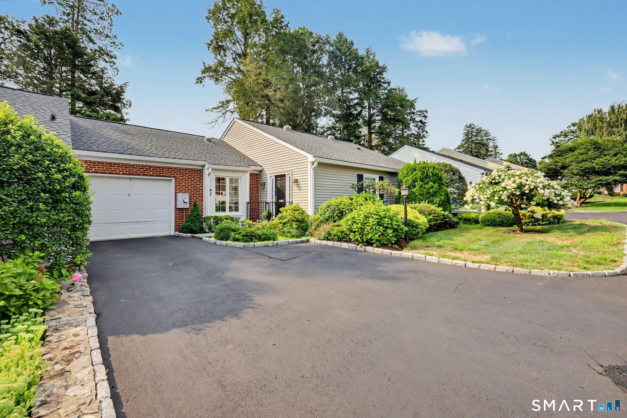 7 Bank Street, New Canaan