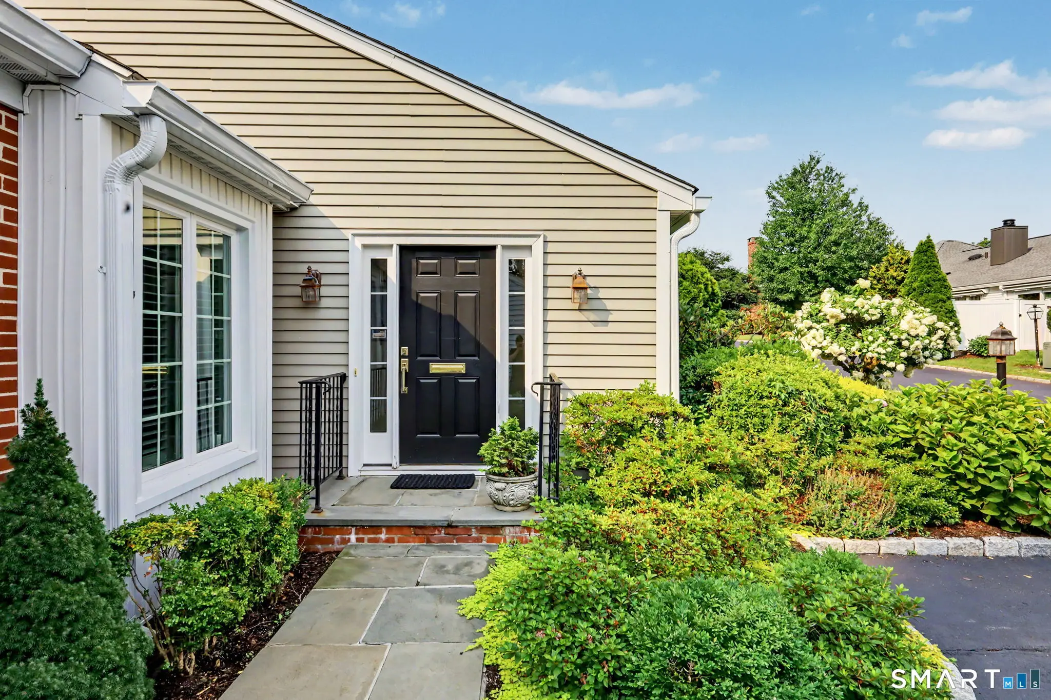 7 Bank Street, New Canaan