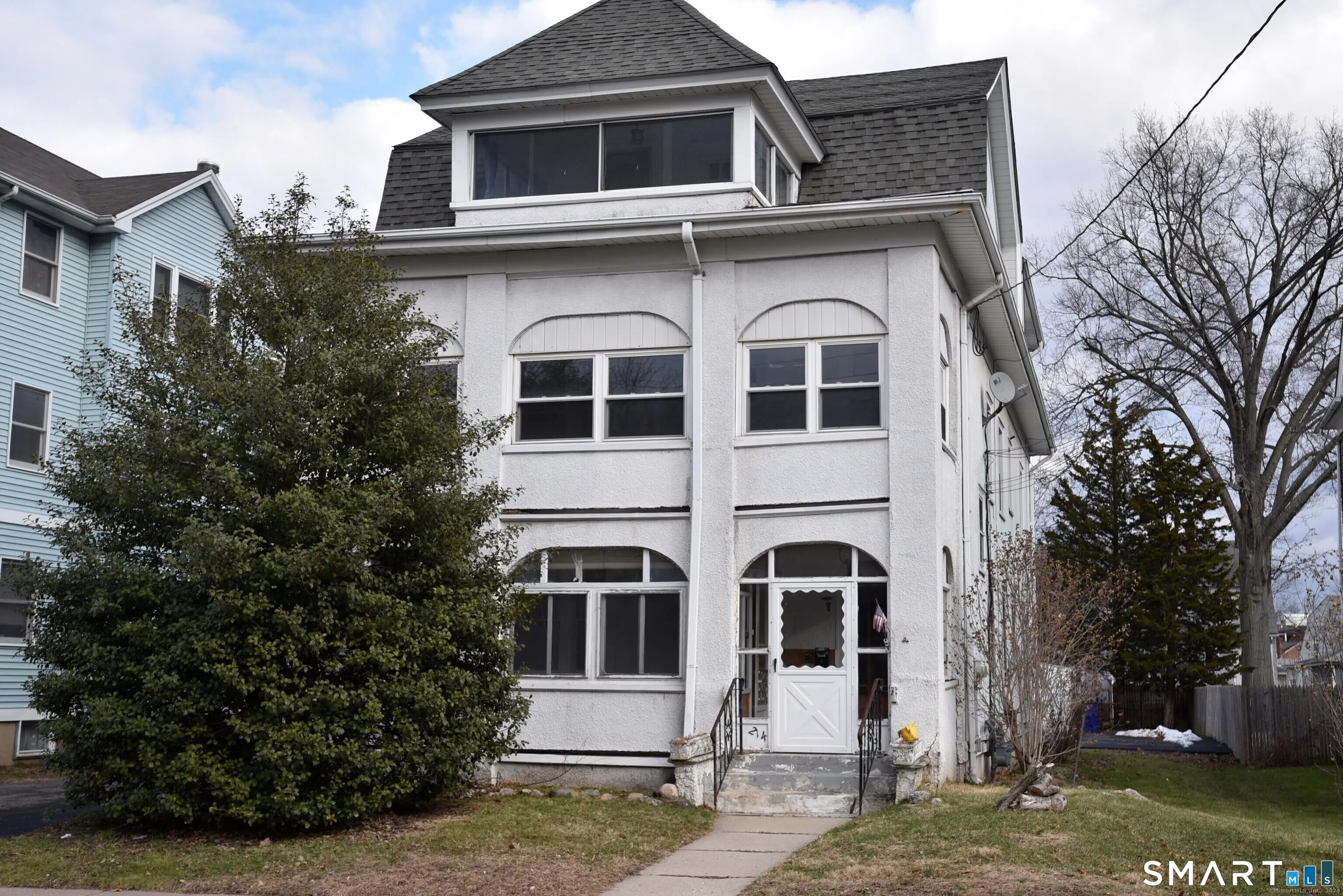 214 Quaker Lane South, West Hartford