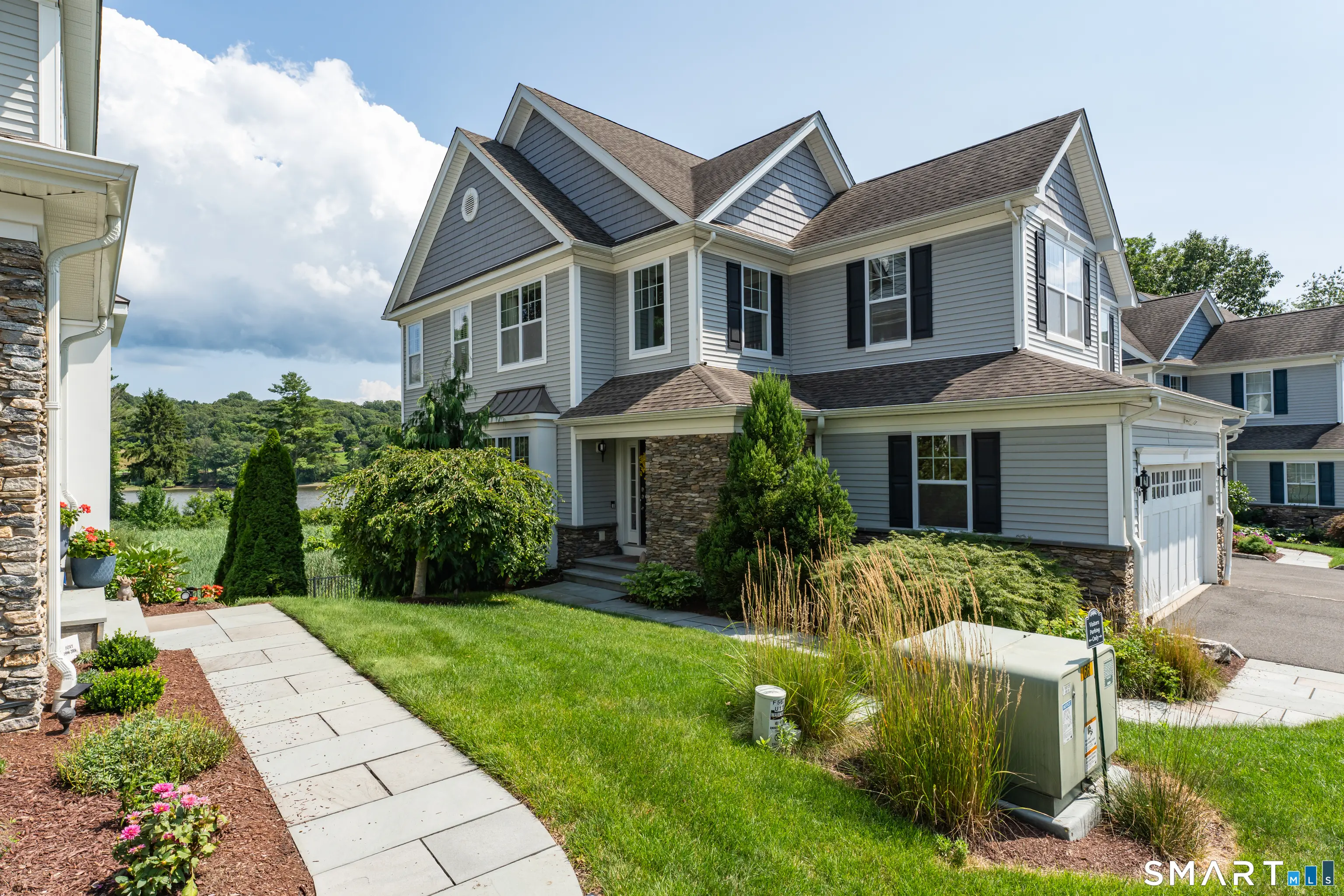 560 River Road 16, Shelton