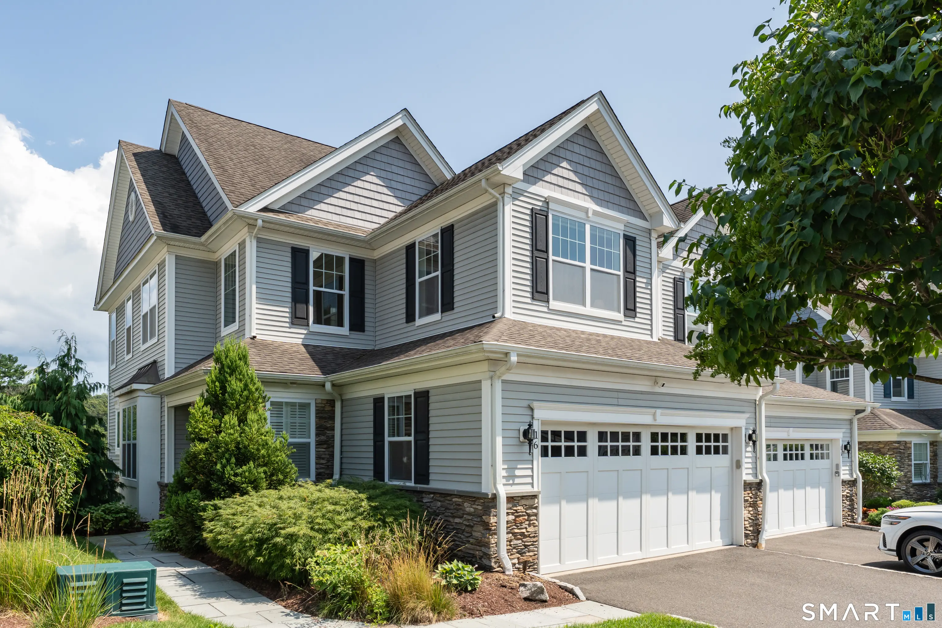 560 River Road 16, Shelton