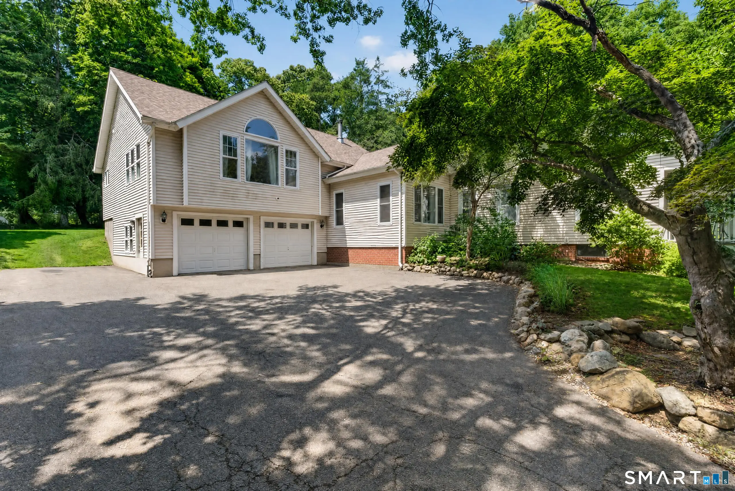 900 Racebrook Road, Orange