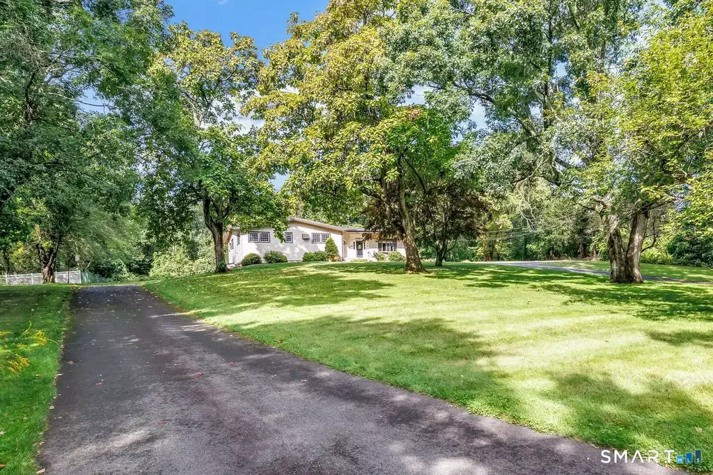 10 Lombard Drive, Prospect