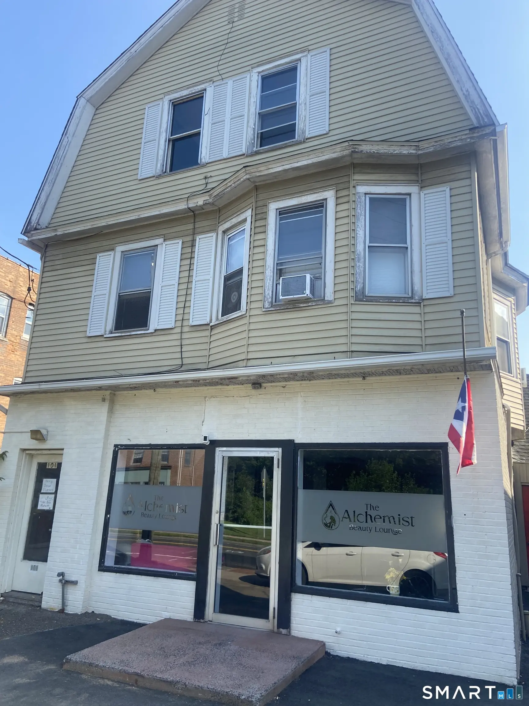 101 Poquonock Avenue, Windsor