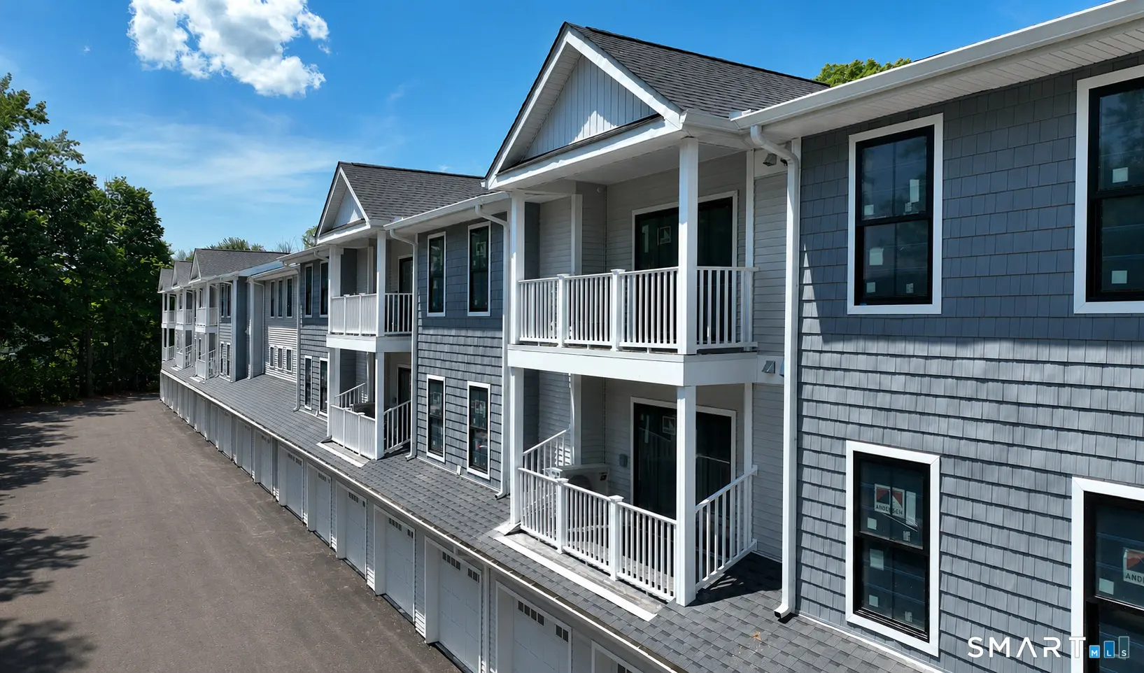 12 School Street Type 3/ada, East Granby