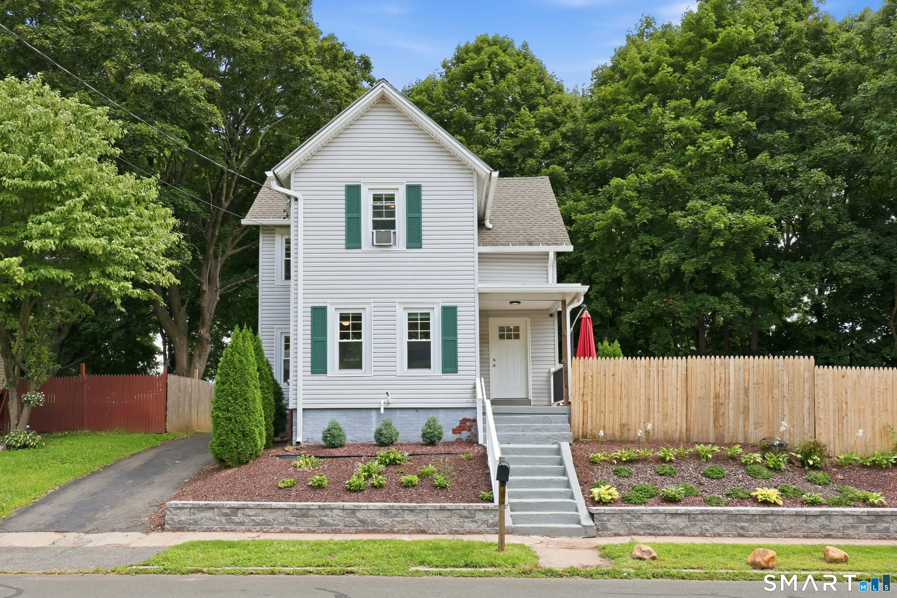 47 Woodland Street, Meriden