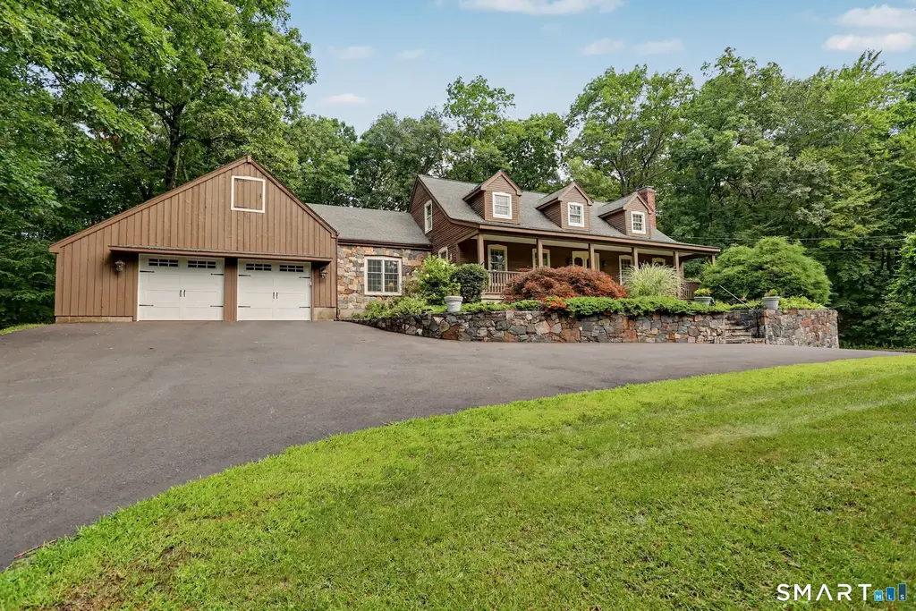 60 Rowledge Pond Road, Monroe