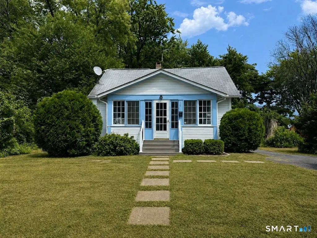 128 Woodland Street, Windsor